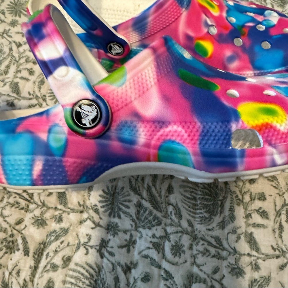 Croc’s solar rainbow tie dye clogs - Picture 8 of 13